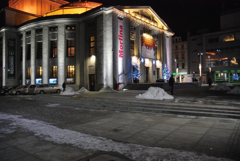 קטוביץ Hostel Kamienica Rynek 7 מראה חיצוני תמונה