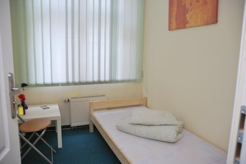 קטוביץ Hostel Kamienica Rynek 7 חדר תמונה