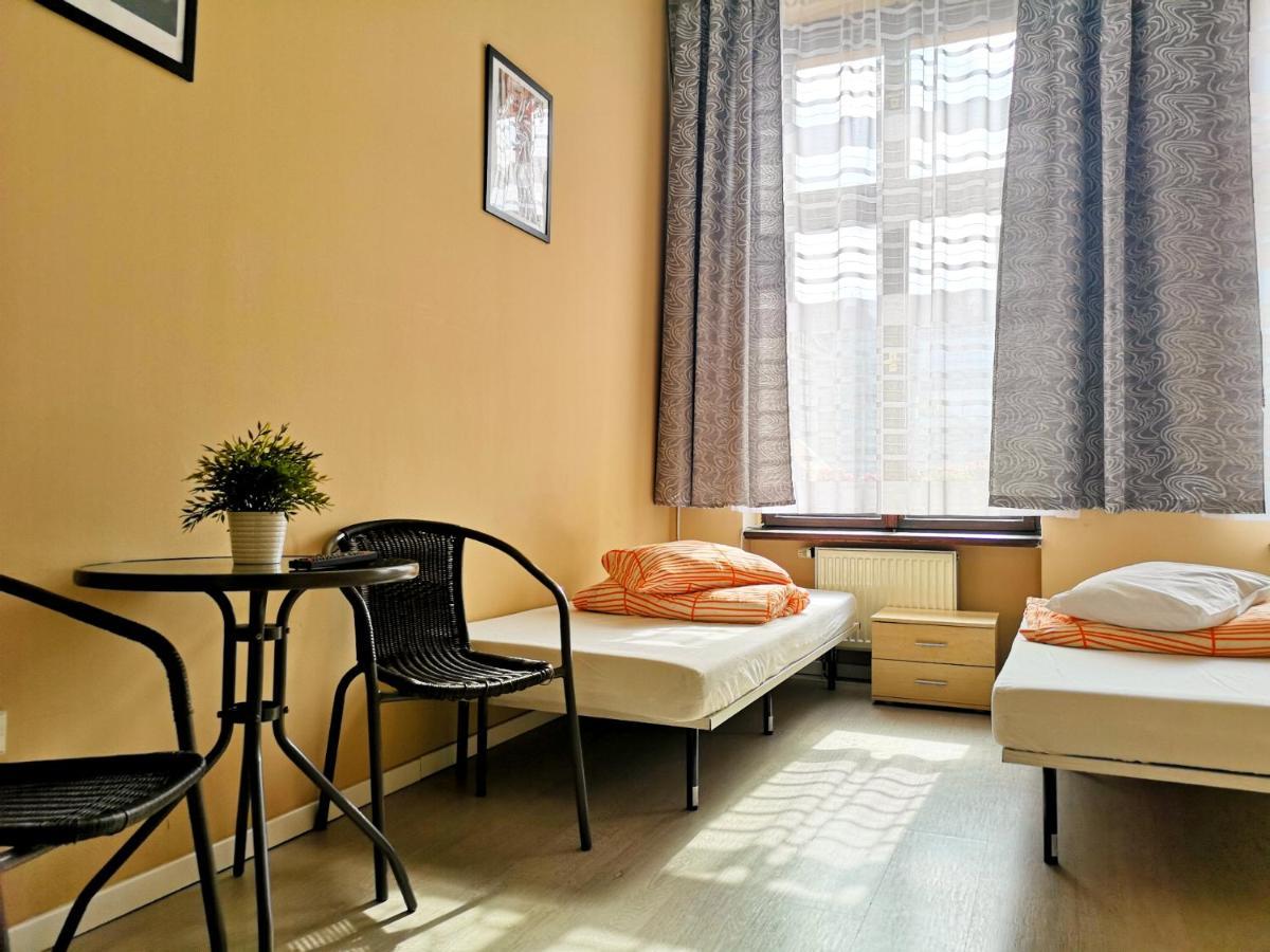 קטוביץ Hostel Kamienica Rynek 7 מראה חיצוני תמונה
